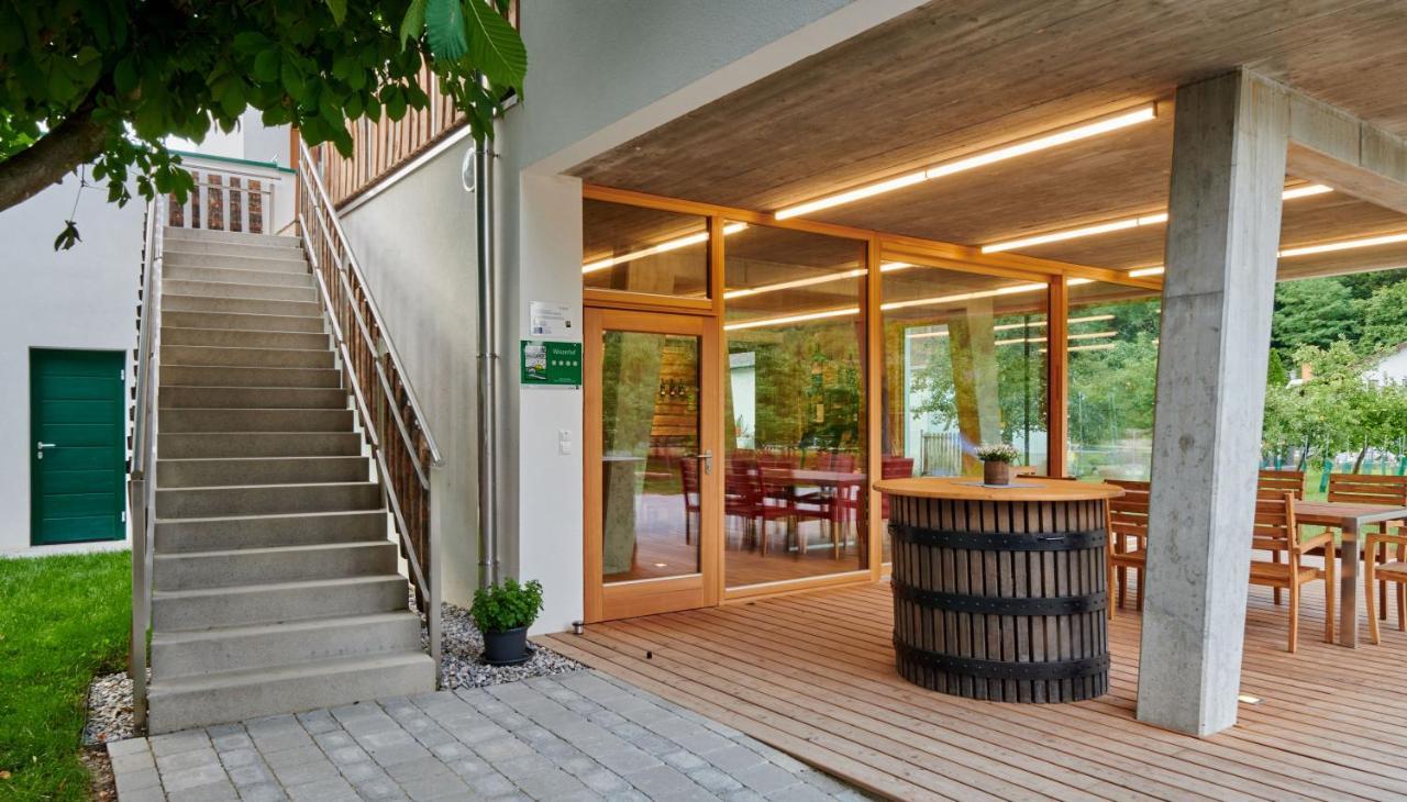 Ferienwohnung Am Weingut Eisenbock Strass  Екстер'єр фото